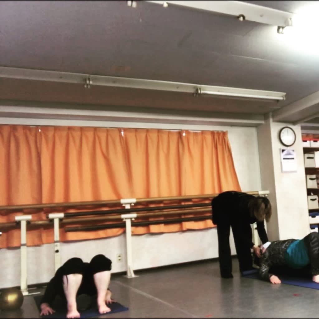 キレイに踊ることを目的とした身体作りのワークショップ シン ダンシング ブリーズ 九州 福岡 ダンススタジオ ジャズダンス ポールダンス バレエ ストレッチ