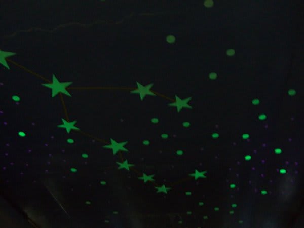 画像説明〔１１〕トンネル内には天井に星座が蛍光塗料で書いてありました
