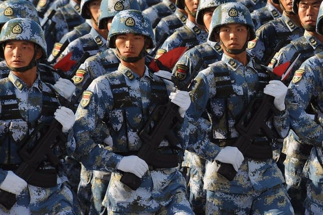 中国人民解放軍海軍陸戦隊海洋迷彩タクティカルベストとブーニー