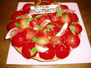 フルーツケーキファクトリー 誕生日ケーキ 玉子王子の社長室