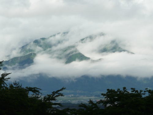 北アルプスにかかる雲