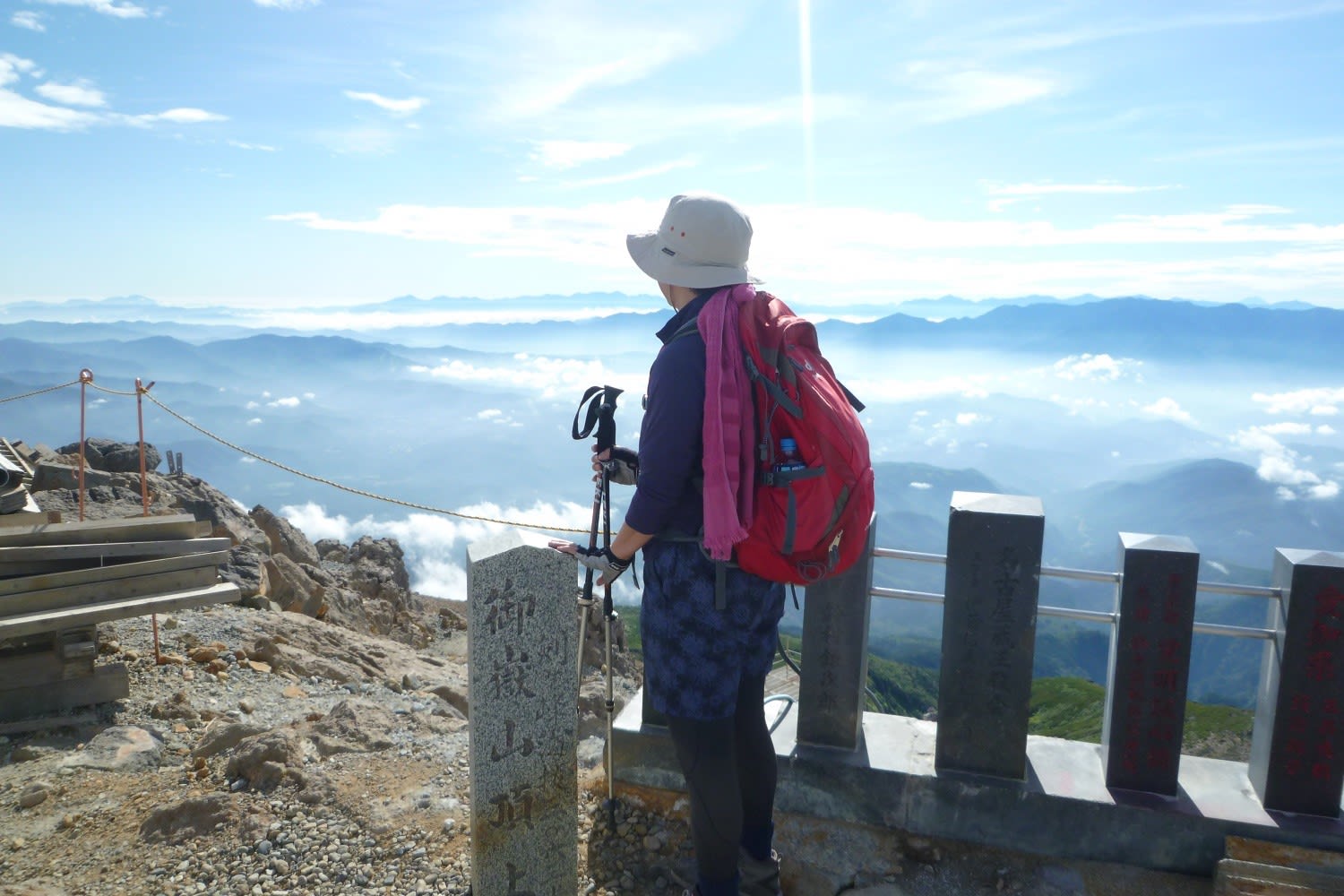 木曽の御嶽山 噴火後の頂上風景 19年夏の遠征登山 １ 延岡の山歩人ｋ