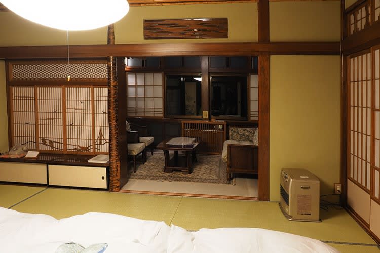 本間から広縁 凌雲閣管領の間/本間から広縁