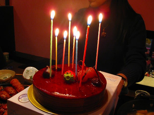 誕生日ケーキのロウソクは 釜山より愛をこめて From Busan With Love