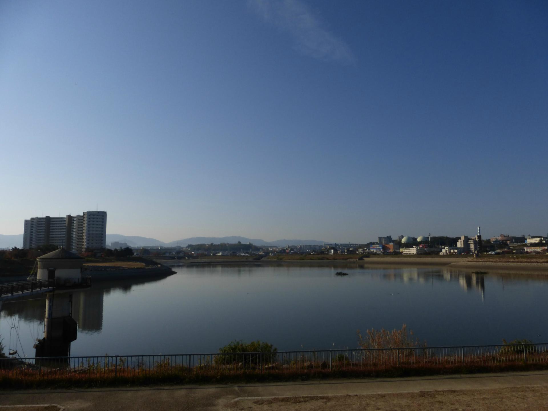 狭山池の紅葉 ( 大阪狭山市岩室 ) 富田林百景+ 「とんだばやし」とその周辺の魅力を発信!「ええとこ富田林」 狭山池の紅葉 ( 大阪狭山市岩室 ) 富田林百景+ 「とんだばやし」とその周辺の魅力を発信!「ええとこ富田林」