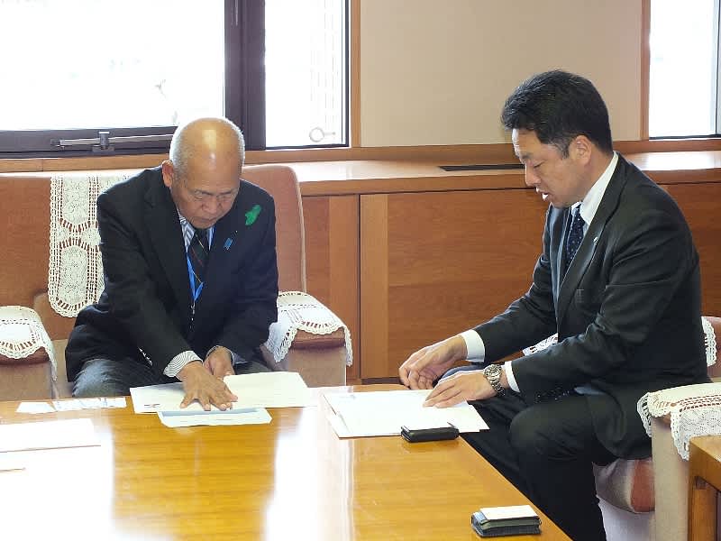 提言書を提出しました 杉本直樹県議会議長 徳島商工会議所青年部 Official Blog 藍風