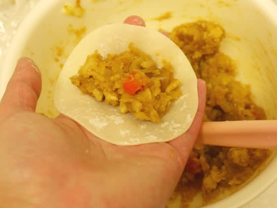 残ったカレーで カレーチーズ揚げ餃子 マイティの Awesome Cooking 残ったカレーで カレーチーズ揚げ餃子 マイティの Awesome Cooking