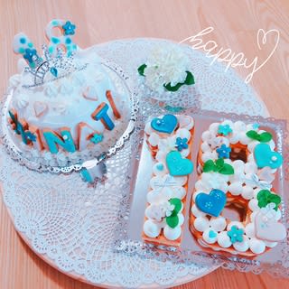 １８歳のお誕生日おめでとう ナンバーケーキ ティアラケーキ ムキフムキよりマエムキ