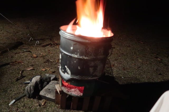 贅沢屋の 焼却炉 野焼き ゴミ焼き 焚き火 落ち葉 ロケットストーブ ペール缶