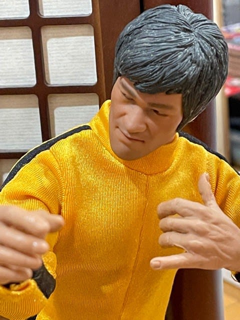ブルース・リーの新たな『死亡遊戯』フィギュア! - blue deco ブルース・リーの新たな『死亡遊戯』フィギュア! - blue deco