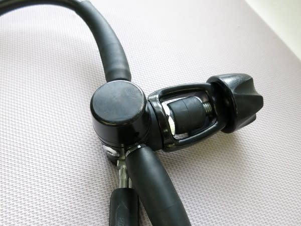 NDSポレスター2レギュレーターファーストステージの上下方向 NDSポレスター2レギュレーターファーストステージの上下方向