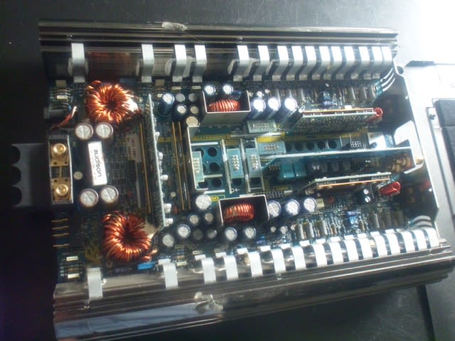 audison VRX2 150 有り難く アンプ audison VRX2 150 有り難く アンプ