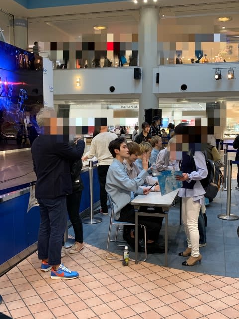 韓国アイドルのサイン会 ダンデイおじさん酔っ払いの 酔っちゃんの部屋 へようこそ 画像は加工処理するよう心がけていますのでフィクションです 韓国アイドルのサイン会 ダンデイおじさん酔っ払いの 酔っちゃんの部屋 へようこそ 画像は加工処理するよう心がけていますのでフィクションです