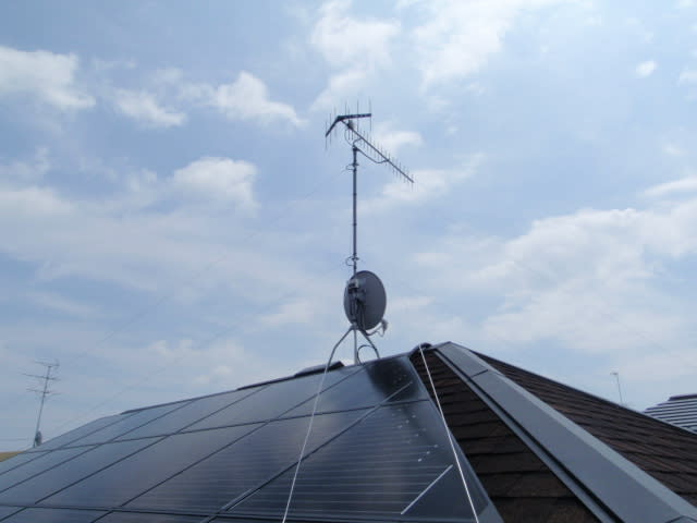 屋根上から壁面にアンテナを移設 家電工事屋の日常 Kadenkoujiya Com