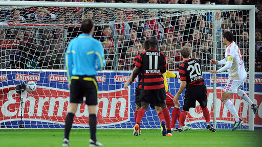 Freiburg 0 1 Leverkusen ミヒャエル バラック Powder Blue Sky Freiburg 0 1 Leverkusen ミヒャエル バラック Powder Blue Sky