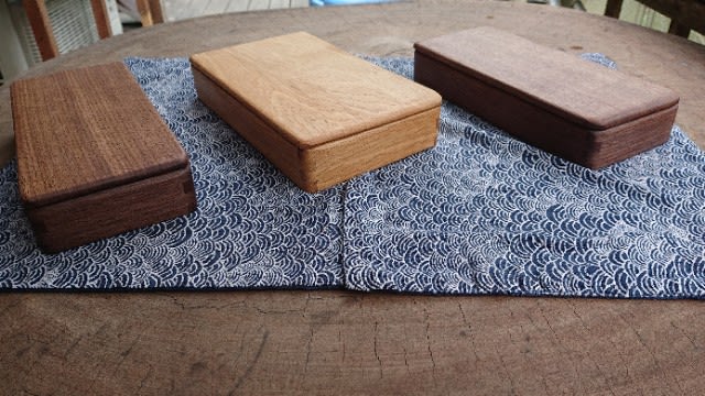 ウォルナット材&ナラ(楢)材の薄型無垢の木箱を作りました ウォルナット材&ナラ(楢)材の薄型無垢の木箱を作りました