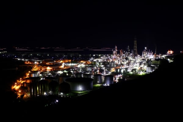 光り輝く未来都市 東燃ゼネラル和歌山工場夜景 おん まい らいふ