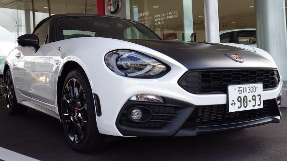 新オープンスポーツモデル】アバルト・新型124 スパイダー 展示