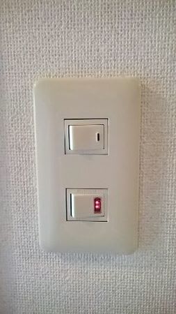 トイレ照明スイッチ交換 スイッチ内部スプリング破損の可能性 ４ｌｄｋ ぐっちのぶろぐ
