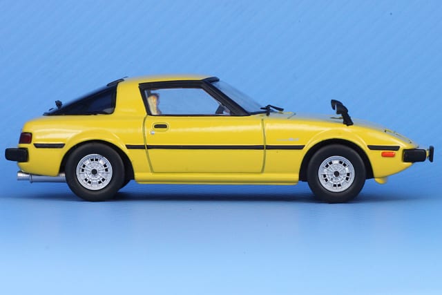 マツダ サバンナ RX-7（1978年）イエロー - ボケたらあかん