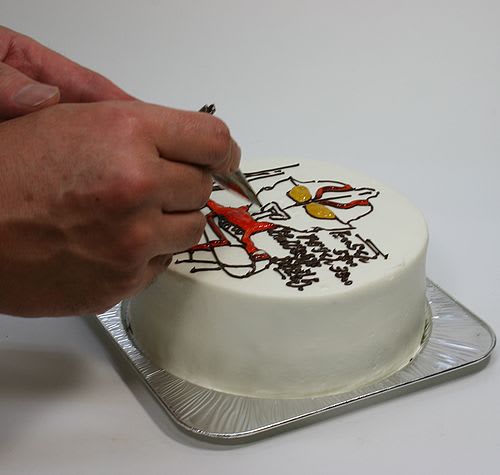 お誕生日ケーキが出来るまで2 デザインをしてデコレーションする ロレーヌ洋菓子店 Blog