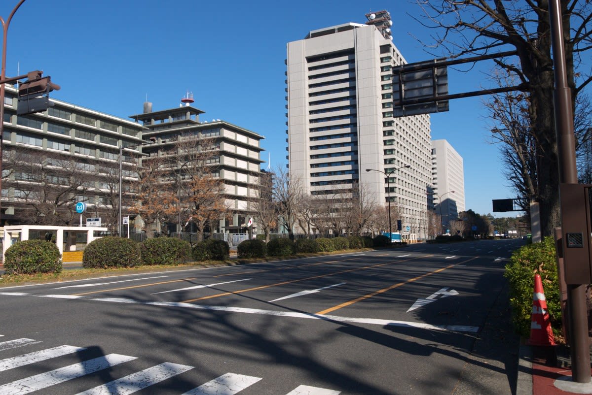 １月の霞が関 霞が関二丁目交差点から桜田門 警視庁本庁舎へ ｐａｒｔ１ 緑には 東京しかない