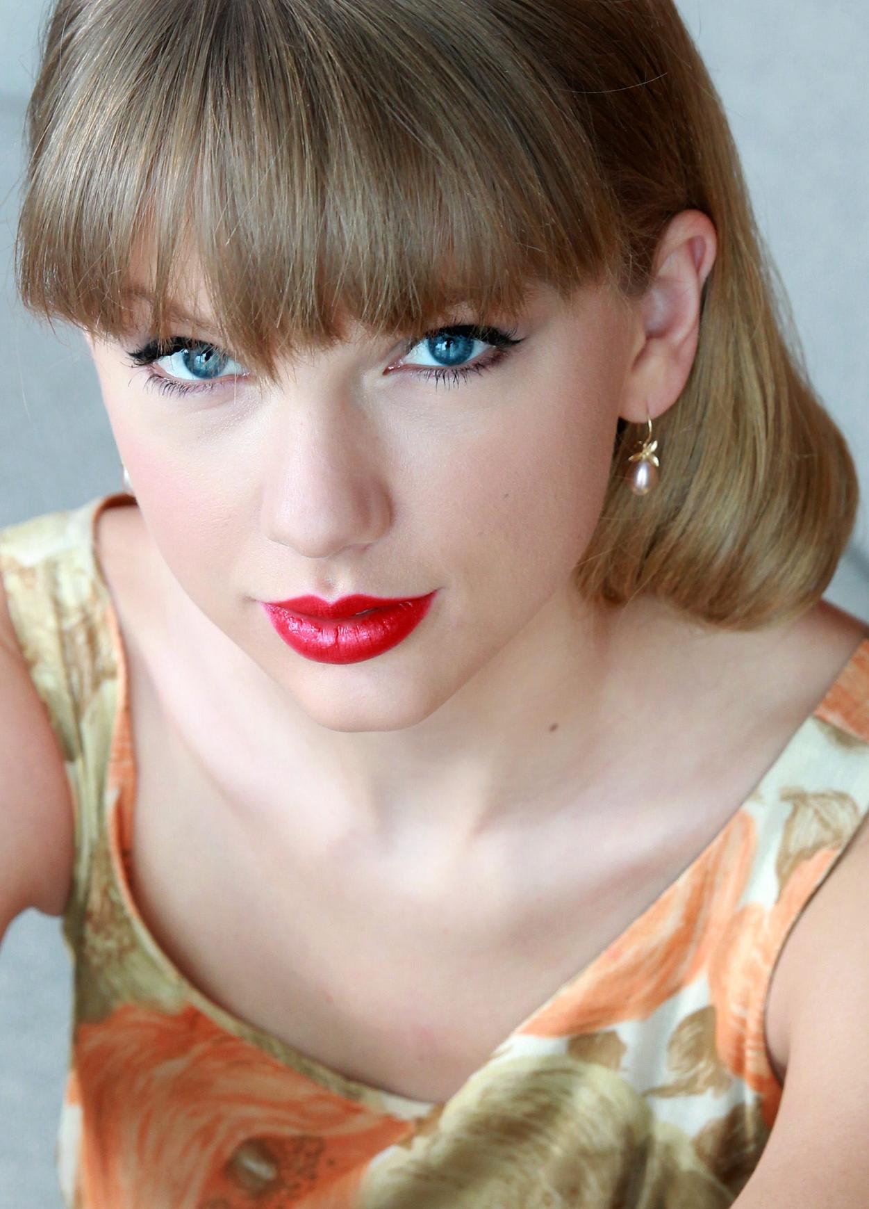 Taylor Swift - Billboard Magazine Photoshoot 2012 - ☆Favorite Celebrity