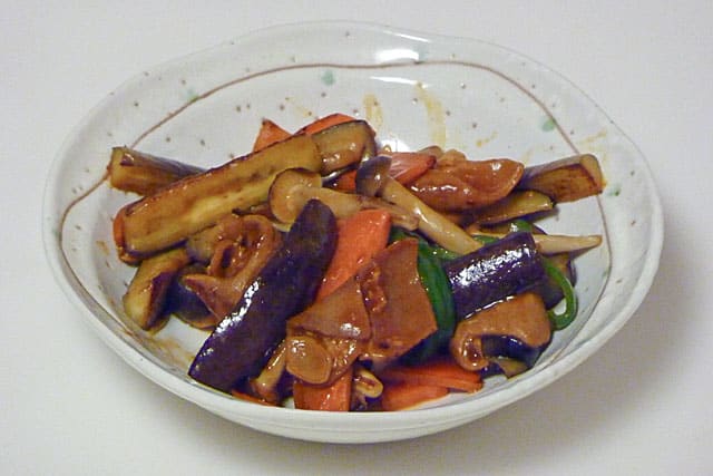 12 01 11の夕食 こてっちゃんと野菜の炒め物 Ikeda Hiroyaのとりあえずブログ