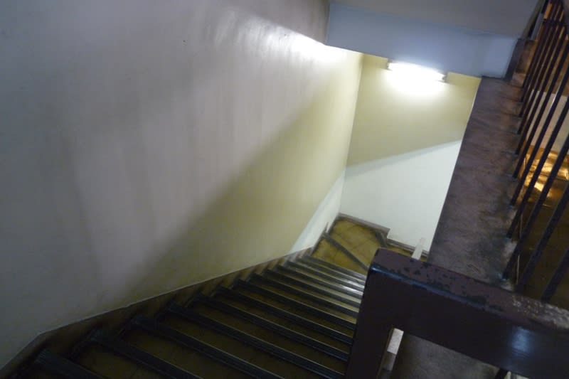 ビル階段