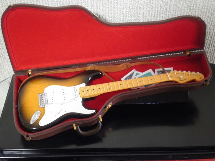Fender ’54 Stratcaster をゲット （その3～形状比較） - みいちゃんといっしょ