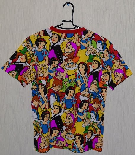 ２７４４ 白雪姫 ピーターパン の総柄tシャツ 新発売