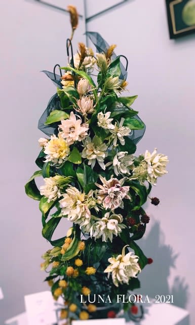六本木 国立新美術館にて粘土のお花作品展示 粘土で作るお花の教室 ジュンコ フローラ スクール