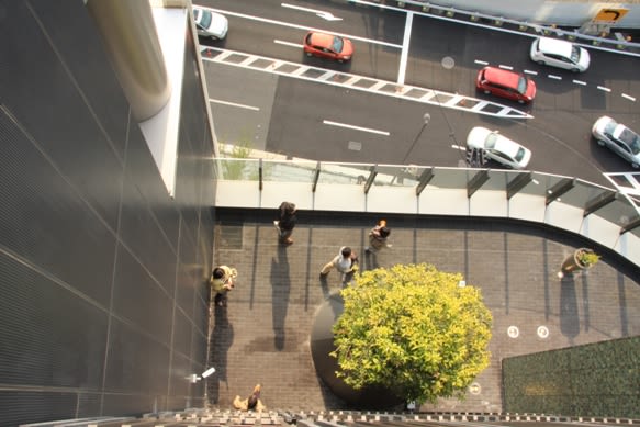 グランフロント大阪 開業2日目の街へ行ってきた 06 屋上庭園からの回遊性 まっしゅ たわごと グランフロント大阪 開業2日目の街へ行ってきた 06 屋上庭園からの回遊性 まっしゅ たわごと