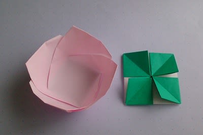 折り紙で 花の器 と 小銭入れ を折ってみました いずれ劣らぬ可愛い小鉢です 日だまりのエクセルと蝉しぐれ