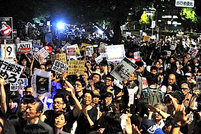 安保反対 官邸前で大学生が大抗議 強行採決は許さない 野党は ストッパーの役割 が最重要 政府 社会の問題 提言など