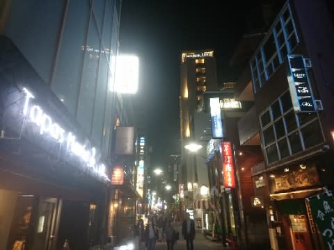 真空管 赤坂の洋楽が聴けるバー レッツゴー 花輪ジロー