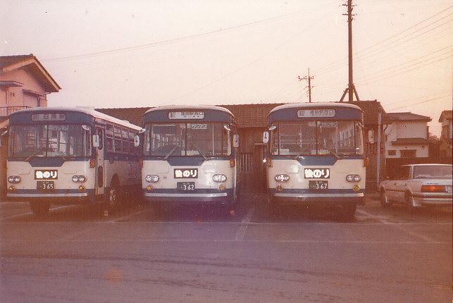 昔の東武バスの写真 菖蒲車庫にて 昔のバスの写真