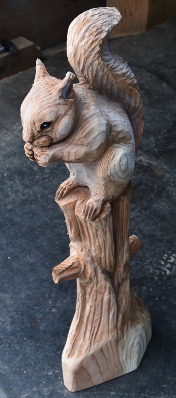 グループディスカウントの-の木彫•り 自作のチェンソーアート