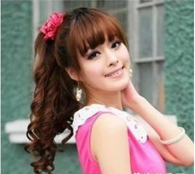 最新の韓式ポニーテール ぱっつん前髪髪型では 美しい 女子愛らしい気質が一つ一つ咲いて 桜棉の薄い花