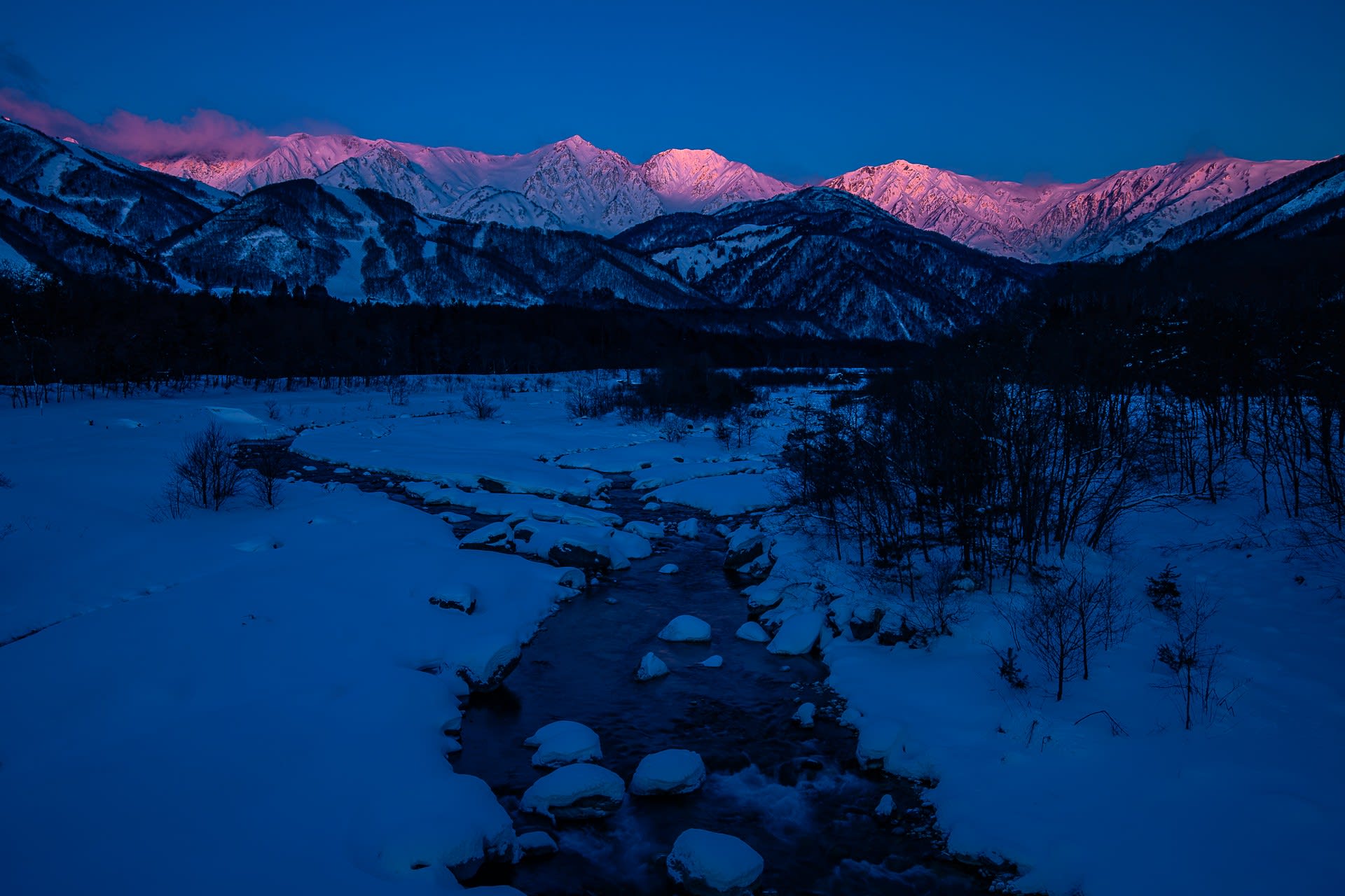白馬三山のモルゲンロートの写真