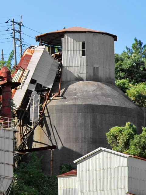 池島炭鉱の港にある選炭工場