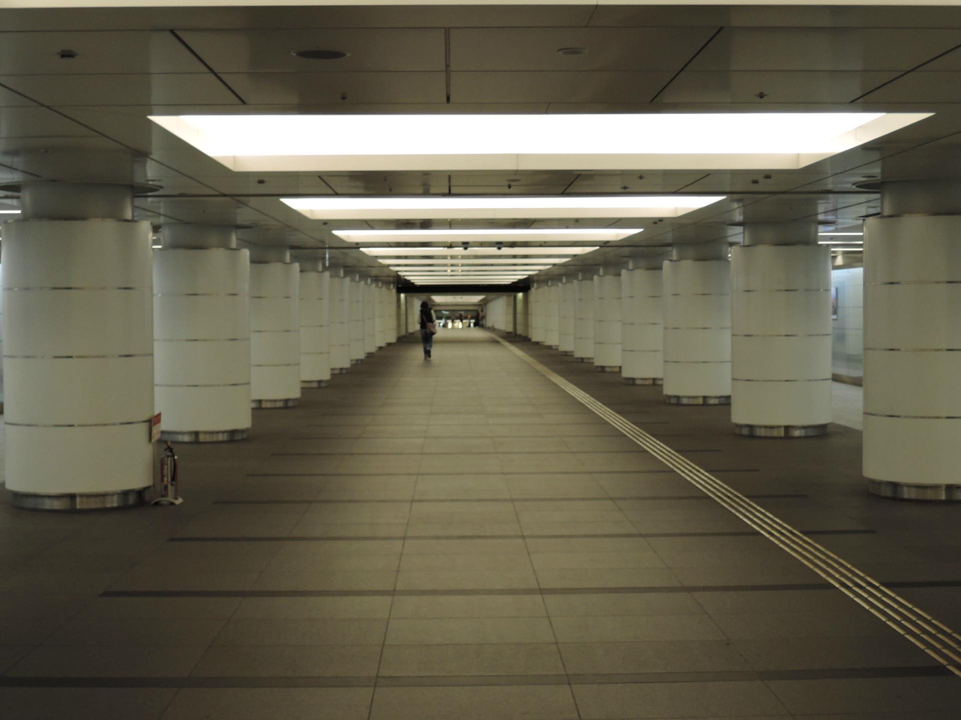東京駅近辺には四次元への入り口がある タイムトンネルの先には 九州魂 くすだま