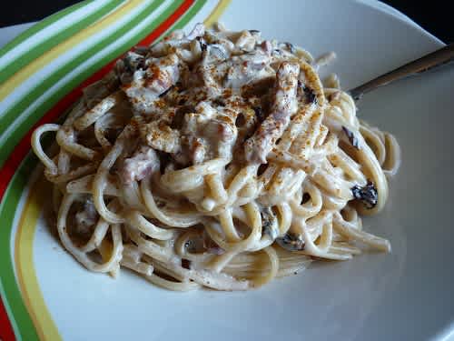 パンチェッタとラディッキオ ロッソでパスタ La Vita Della Montagna パンチェッタとラディッキオ ロッソでパスタ La Vita Della Montagna