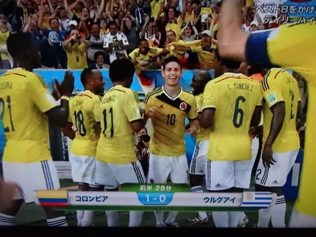 14 Fifa ワールドカップ ブラジル大会 決勝トーナメント1回戦 コロンビア Vs ウルグアイ を見ました Lucinoのおしゃべり大好き