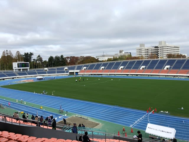 陸上の最終戦は渋谷区大会 駒沢陸上競技場です 日々ふさおまき