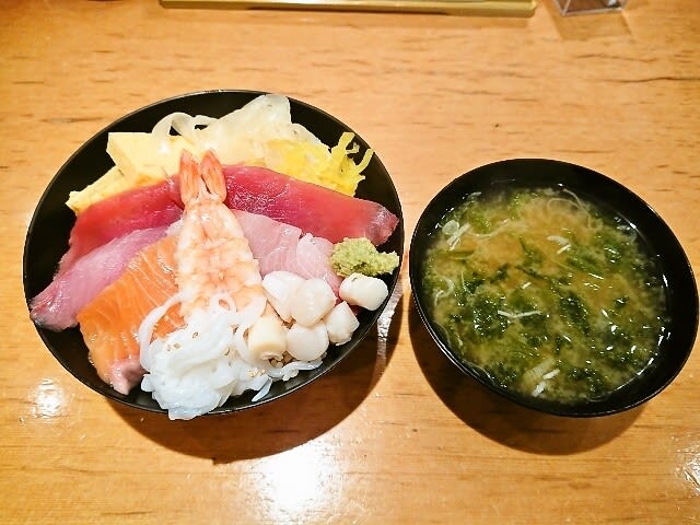 寿司やまと 海浜幕張店 で海鮮丼 18年9月24日 マース 塩 のブログ
