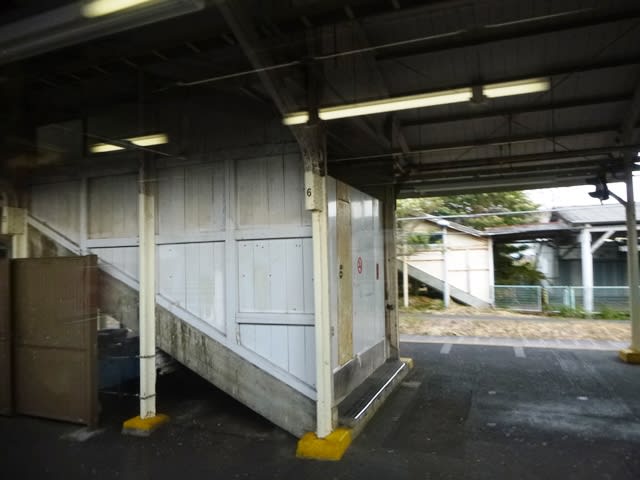 木造跨線橋