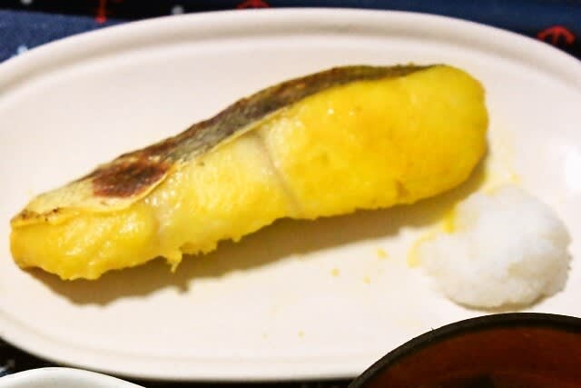 家で朝ご飯 真鱈の西京漬けや小松菜のおひたし 油揚げとワカメのみそ汁等 年5月18日 マース 塩 のブログ
