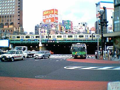 新宿 その13 西新宿ガード下と西武新宿駅喫煙所の鳩 ブギーナイツの館 青春の蹉跌から超暇人への道までを記すブログ