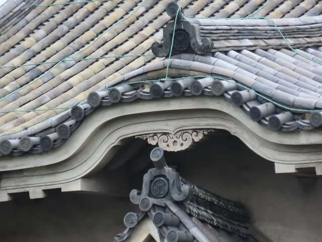 大阪城（おおさかじょう）　千貫櫓（せんがんやぐら）　兎毛通・兎の毛通し（うのけどおし）、唐破風懸魚（からはふげぎょ）